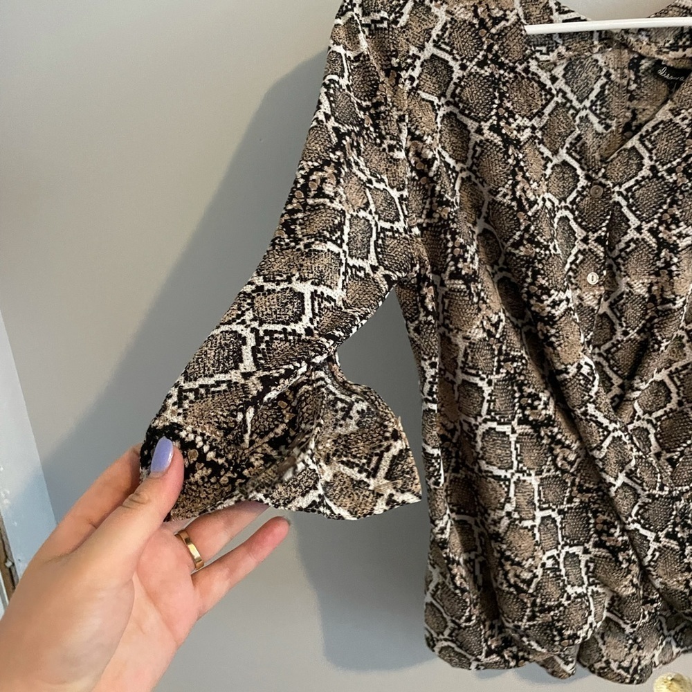Alison Andrews animal print blouse 007 - Picture 5 of 7